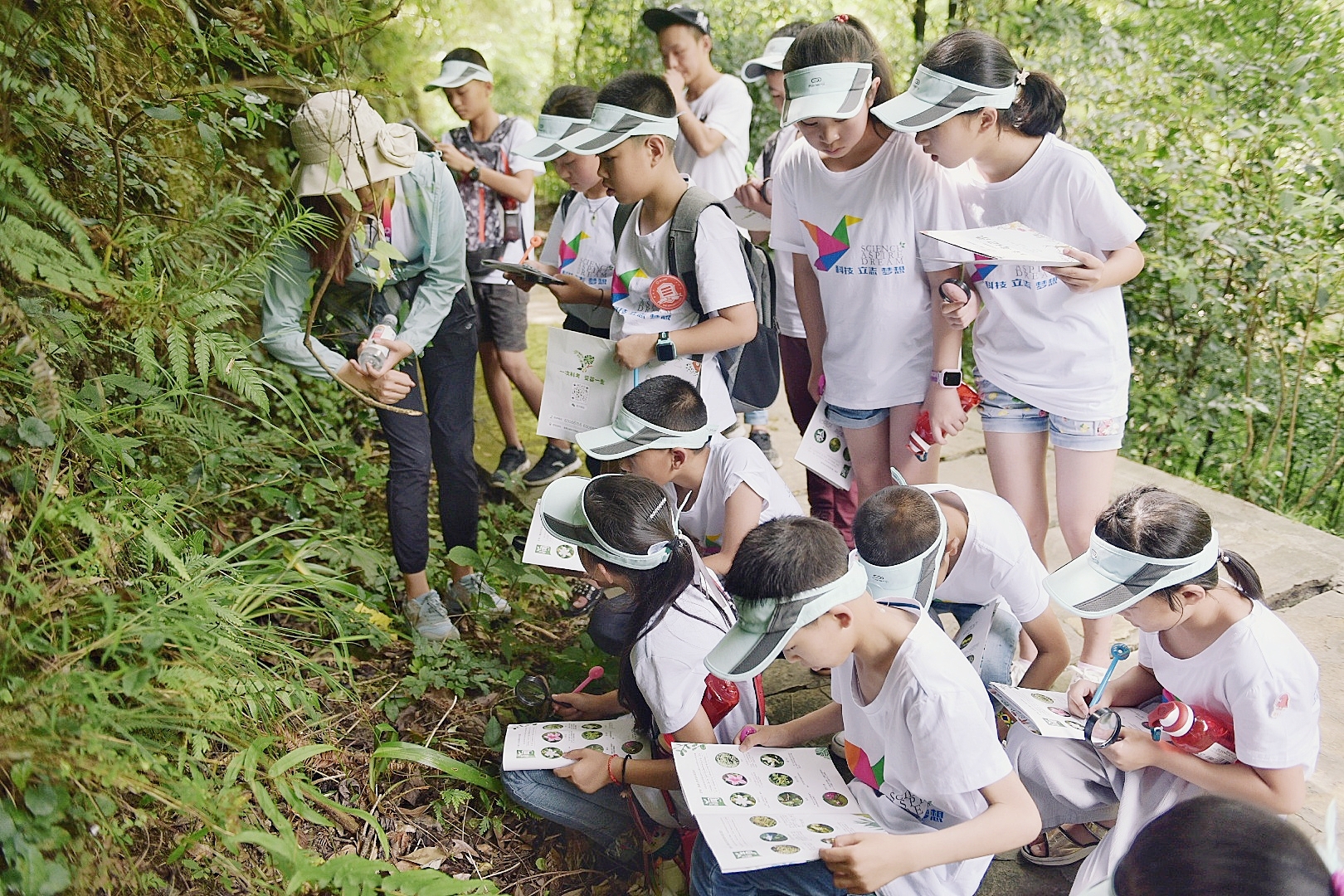 首届重庆市深度贫困乡镇中小学生科技夏令营开营